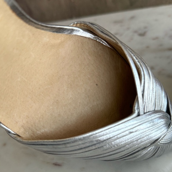 Silver distressed heels by L.A.M.B. Vintage unique pumps - Picture 15 of 16